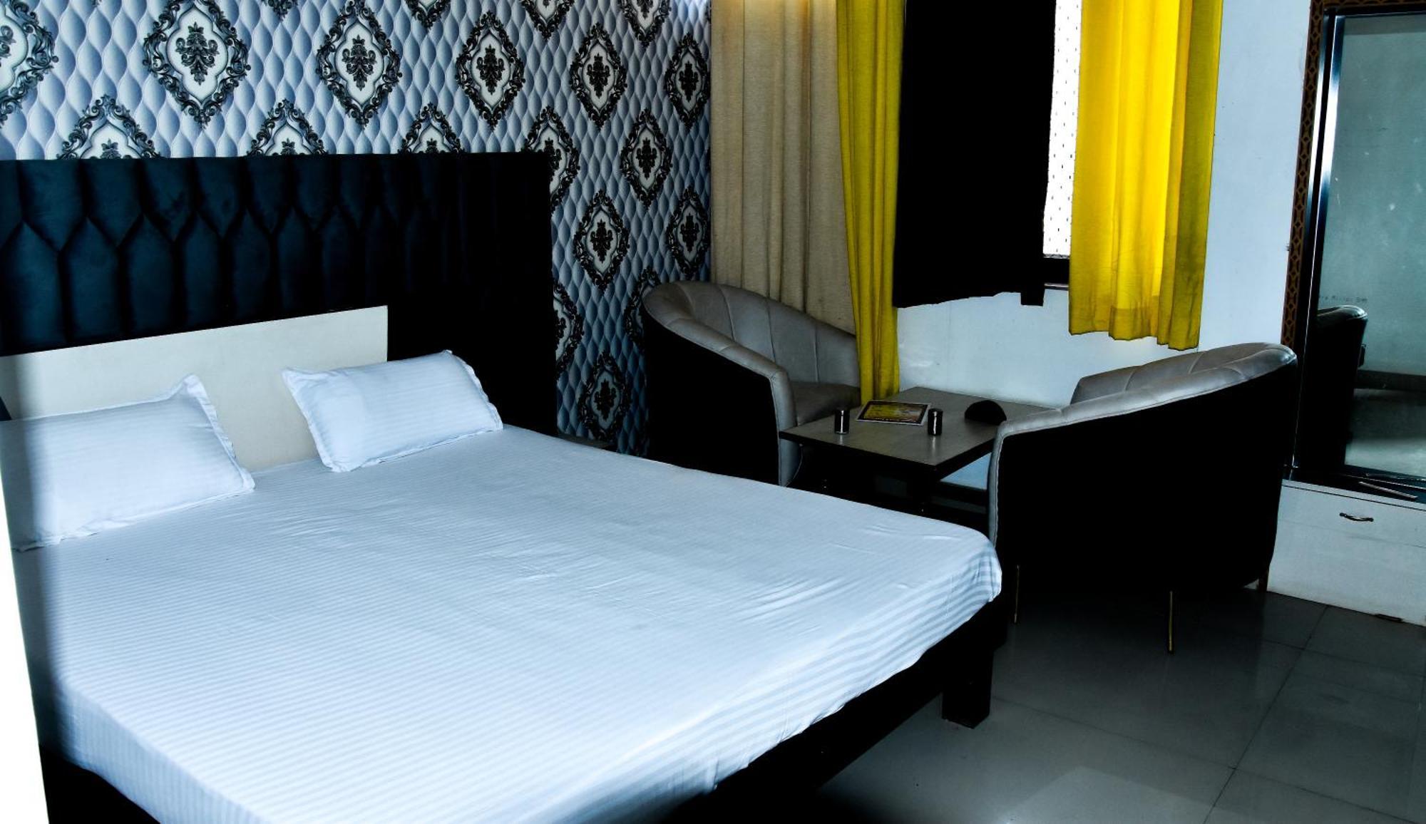 Sangam Hotel Chirawa Exterior foto