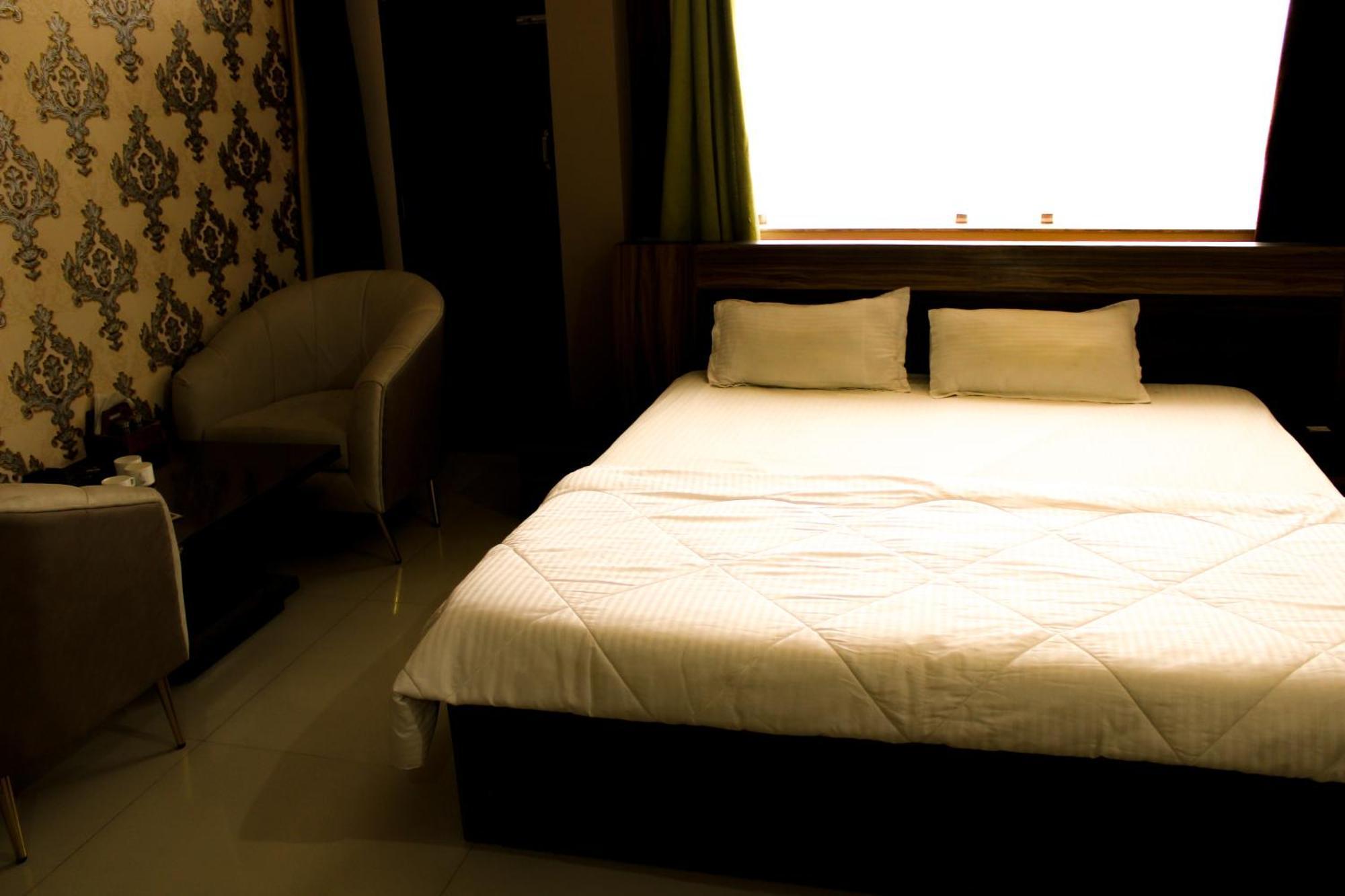 Sangam Hotel Chirawa Exterior foto